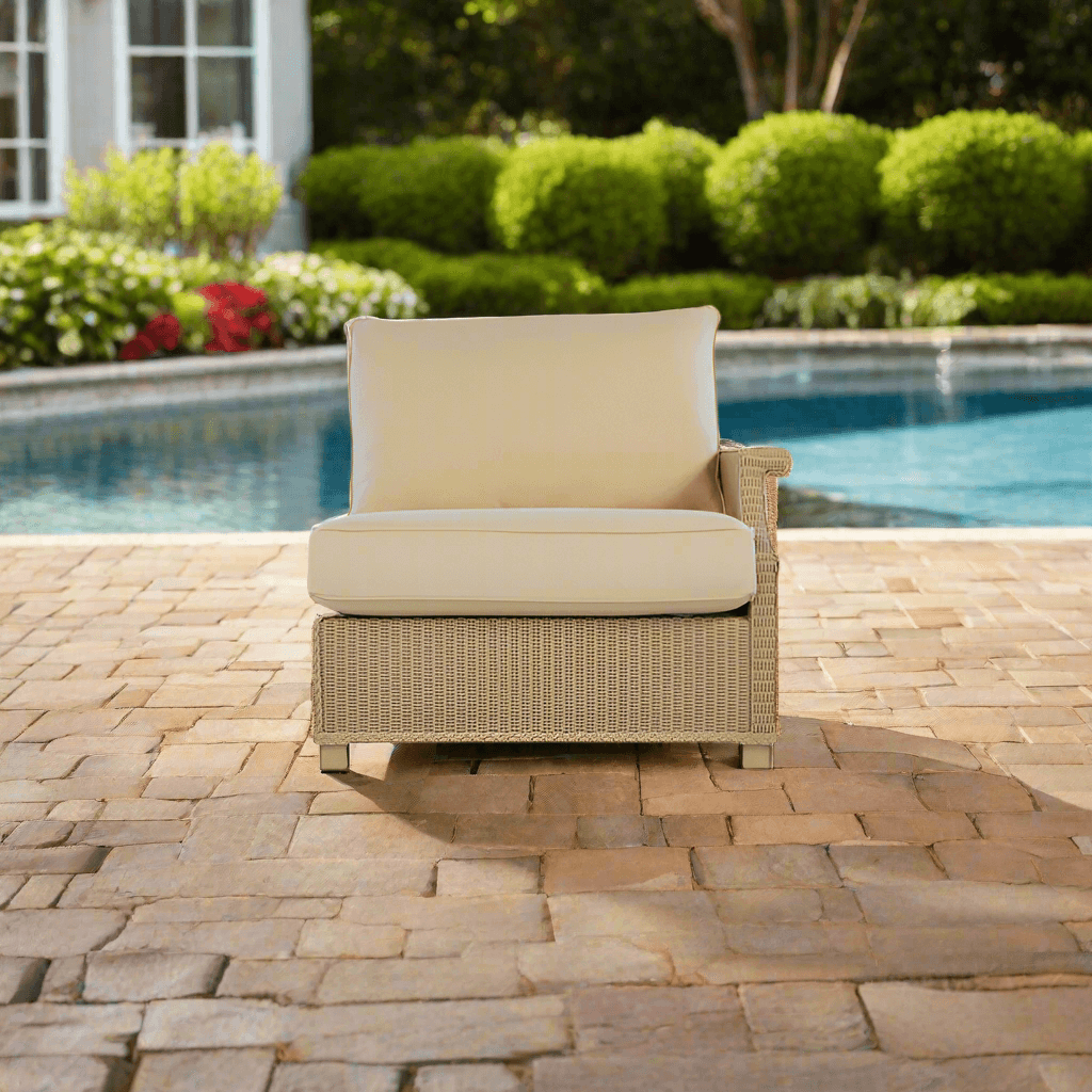 Lloyd Flanders Hamptons Wicker Left Arm Sectional Chair