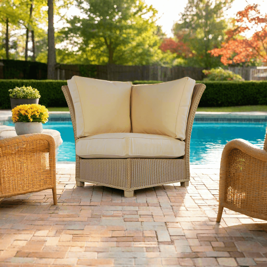 Lloyd Flanders Hamptons Wicker Corner Sectional Chair