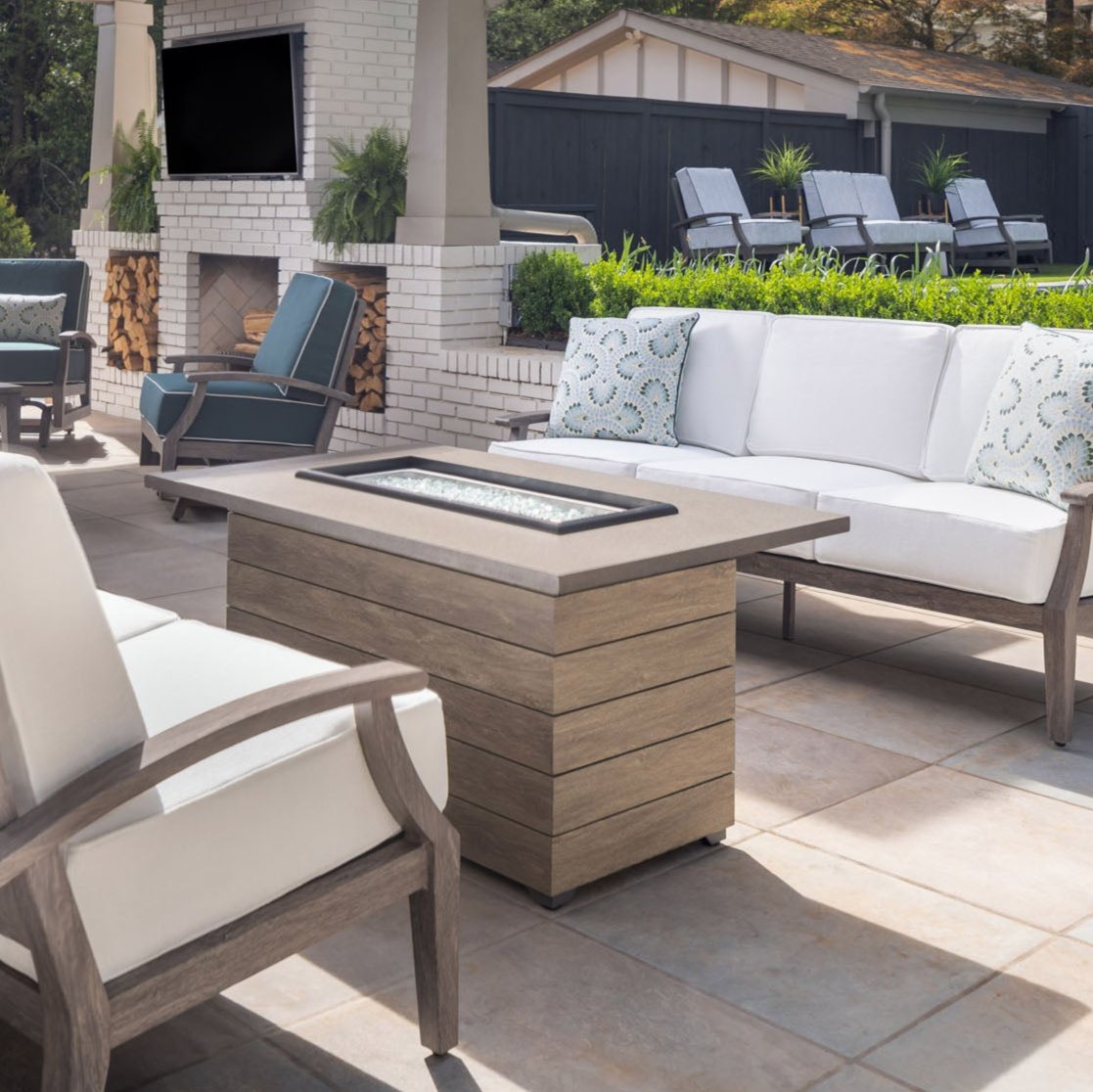 Lloyd Flanders Frontier Aluminum Outdoor 50" Rectangle Fire Table