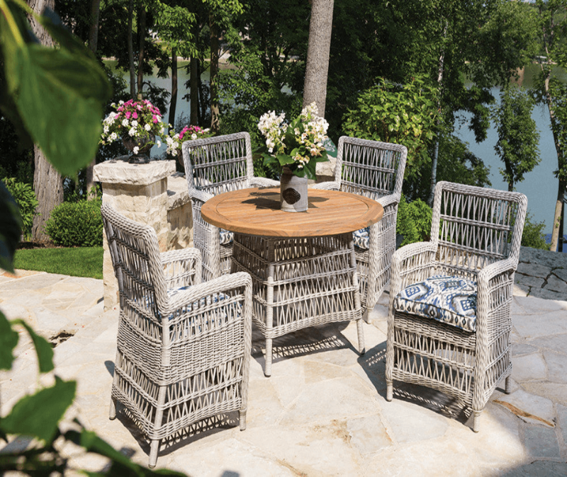 Lloyd Flanders Mackinac Woven Vinyl Outdoor 4-Person Round Dining Set