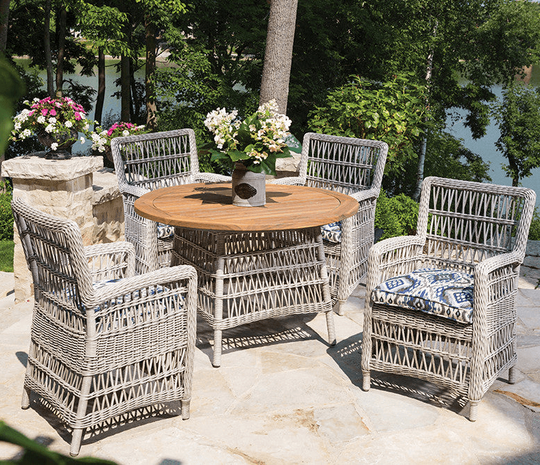Lloyd Flanders Mackinac Woven Vinyl Outdoor 4-Person Round Dining Set