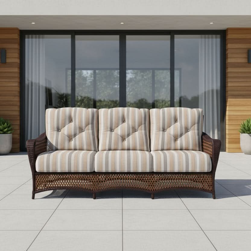 Lloyd Flanders Grand Traverse Wicker Outdoor Sofa