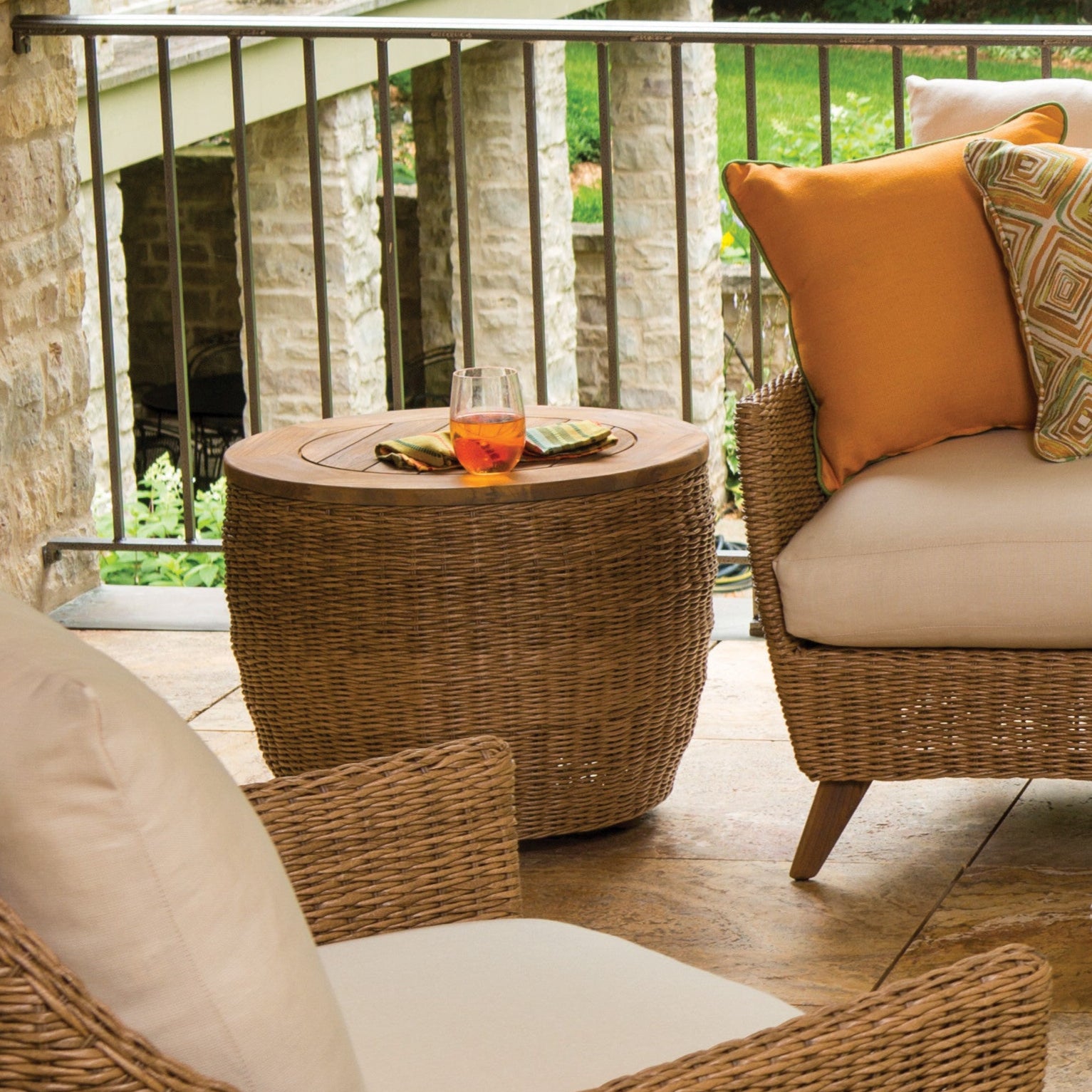 Lloyd Flanders Tobago Woven Vinyl & Teak Outdoor 24" Round Barrel End Table