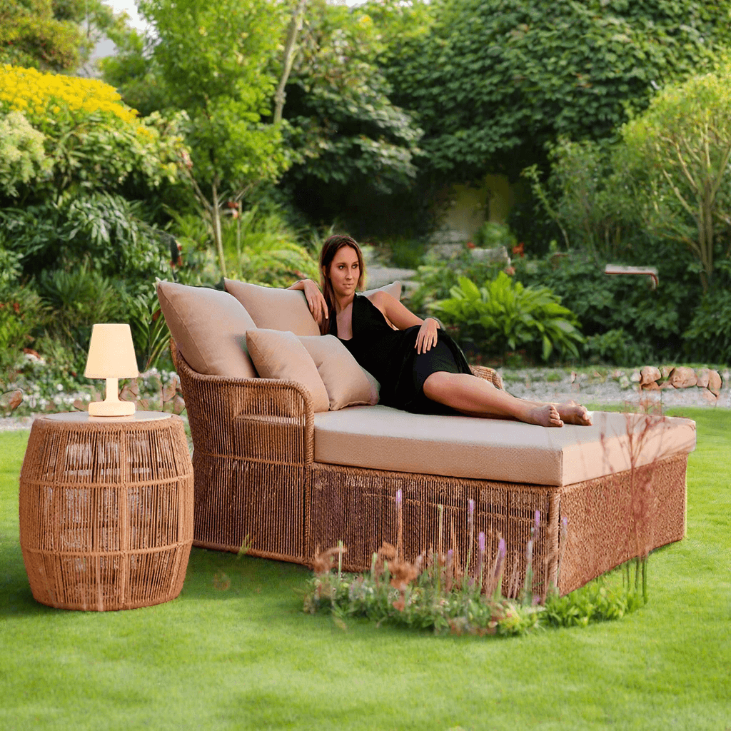 Skyline Design Calixto Aluminum Outdoor 2-Person Daybed Set