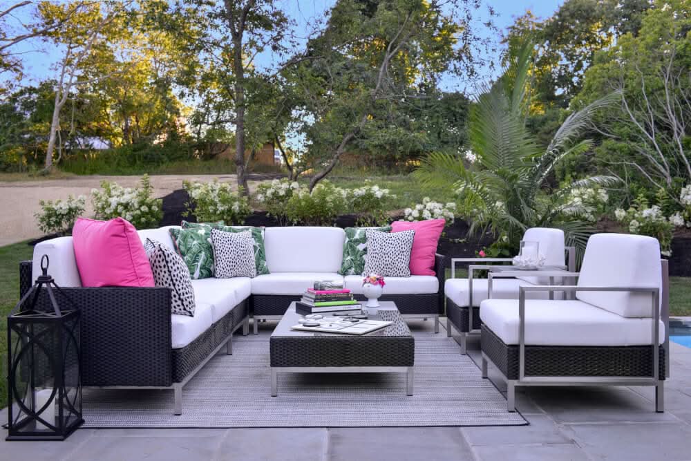 Lloyd Flanders Elements Wicker Outdoor Right Arm Settee with Loom Arm and Back