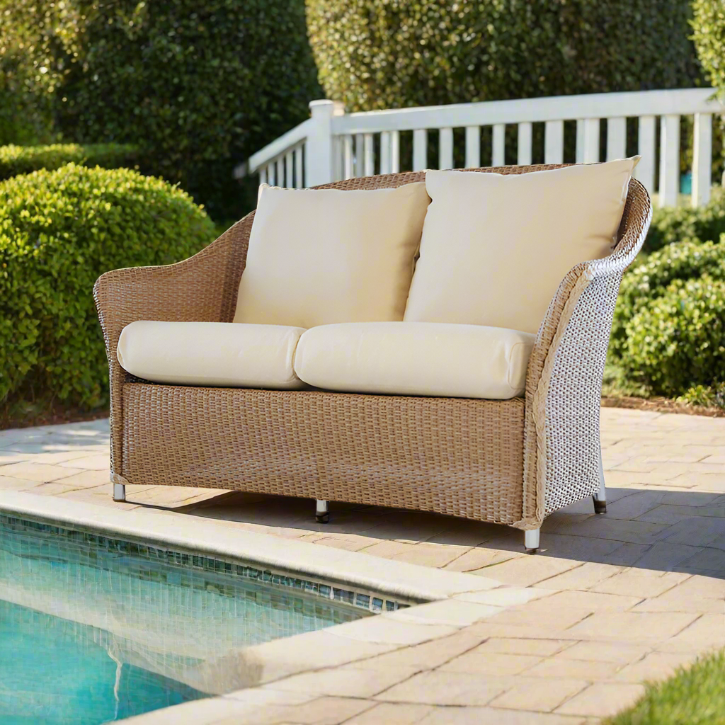 Lloyd Flanders Weekend Retreat Wicker Outdoor Loveseat