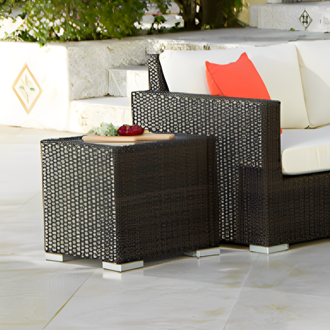 DecoScape Lucaya Square Resin Wicker End Table