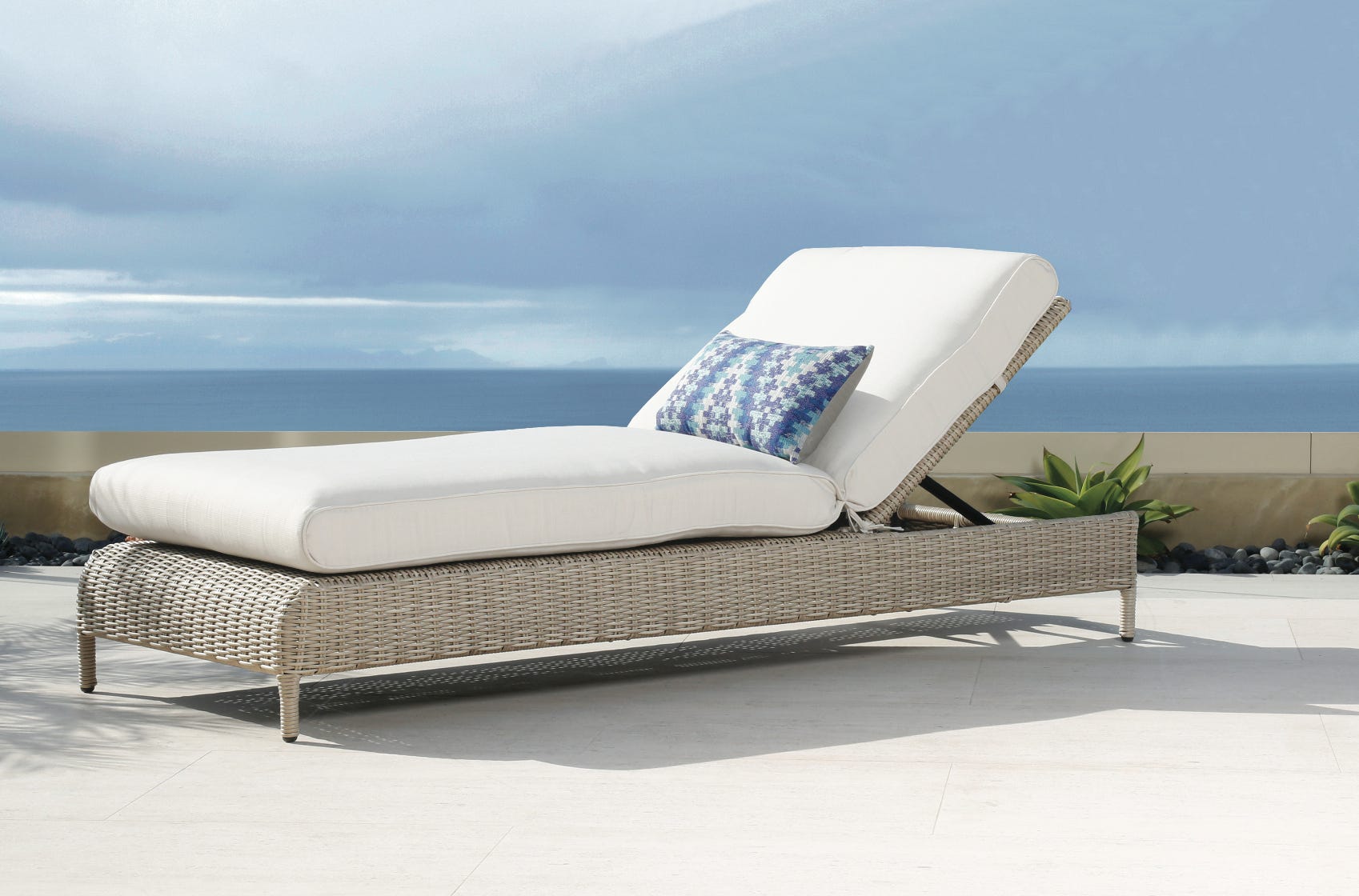 Sunset West Manhattan Aluminum Outdoor Adjustable Chaise