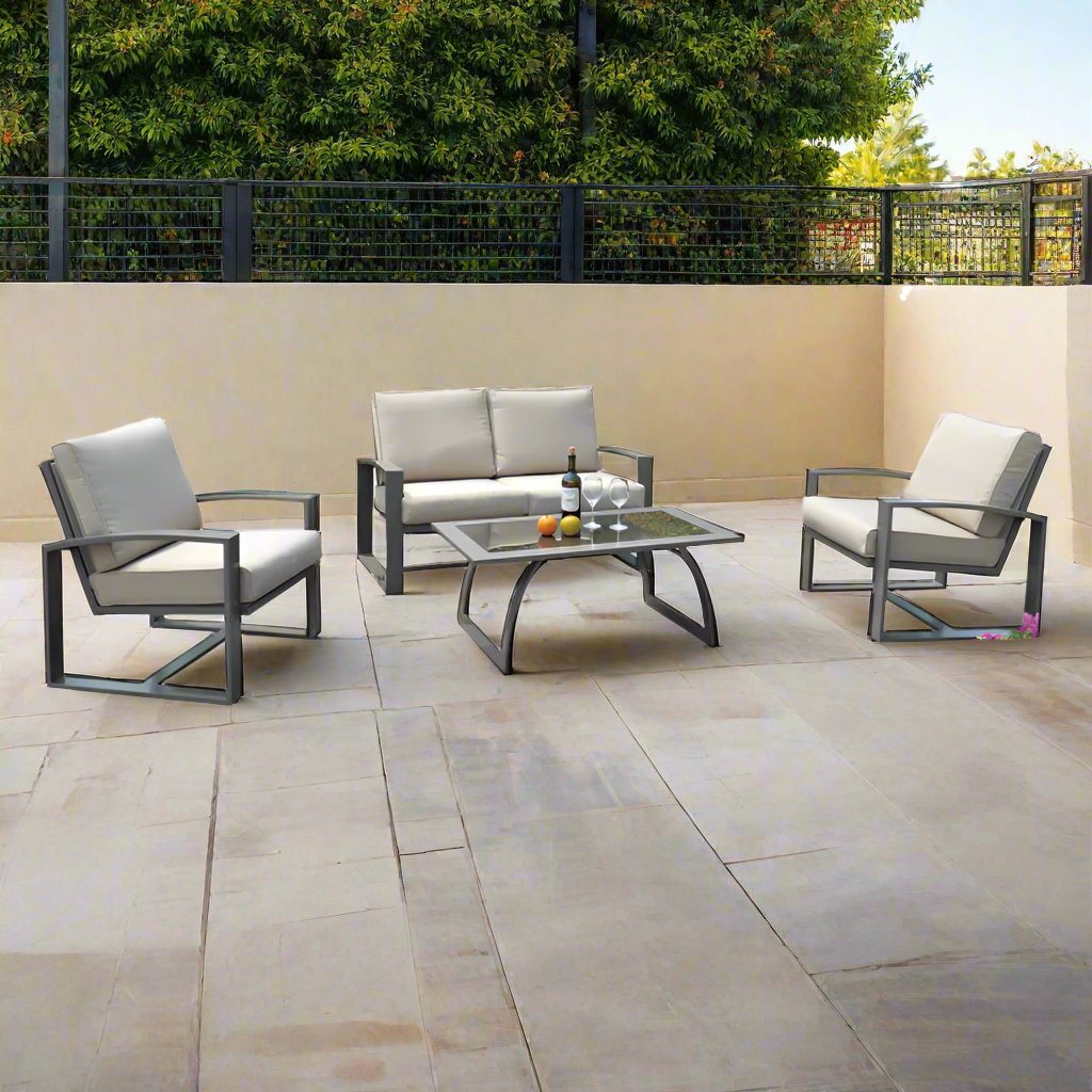 Hospitality Rattan Moldova 4-Piece Seating Set