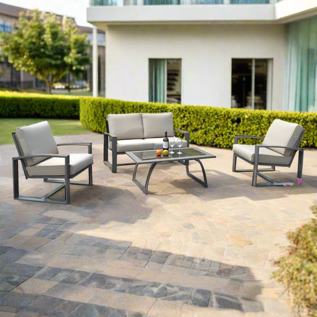 Hospitality Rattan Moldova 4-Piece Seating Set