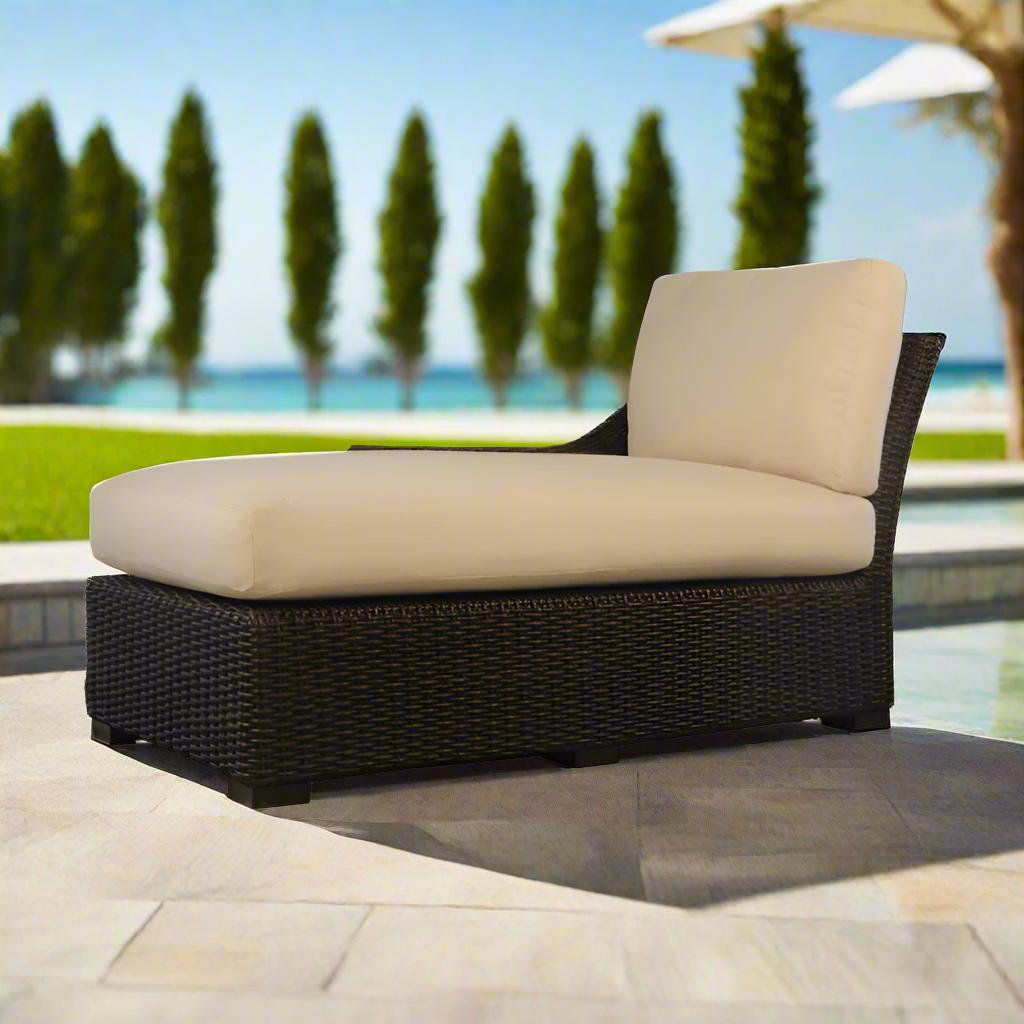 Lloyd Flanders Mesa Woven Vinyl Right Arm Chaise
