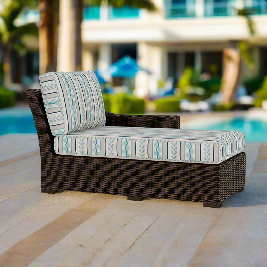 Lloyd Flanders Mesa Woven Vinyl Left Arm Chaise