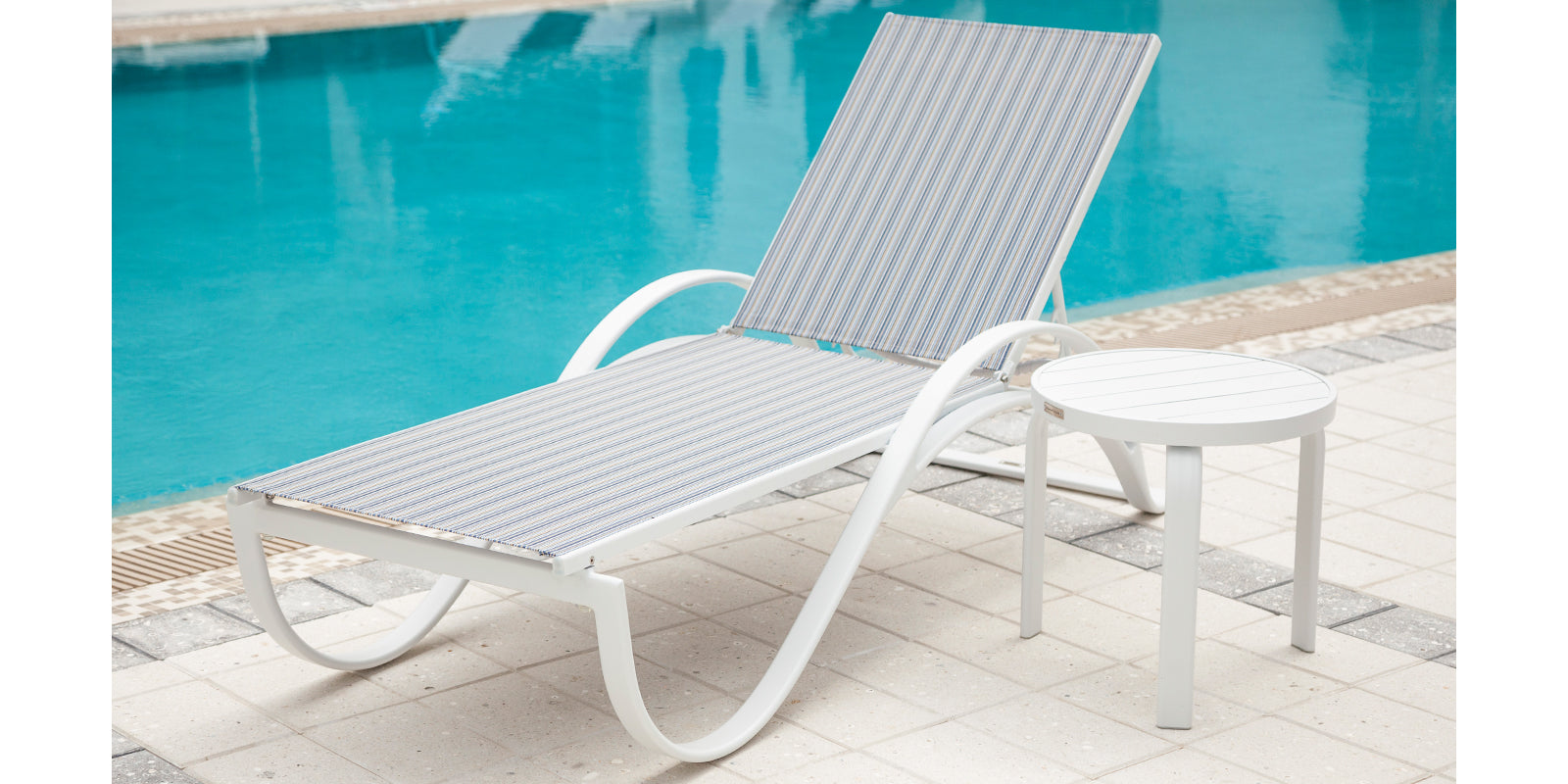 DecoScape Atlantic Slatted Outdoor Aluminum Side Table