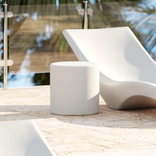 DecoScape Shelf Side Table