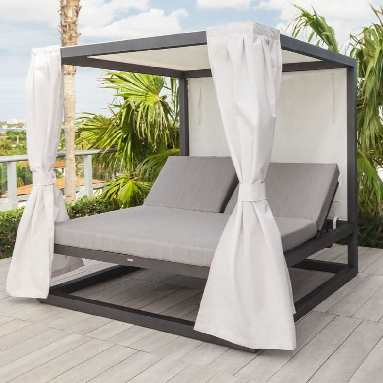 DecoScape Breeze Outdoor Daybed
