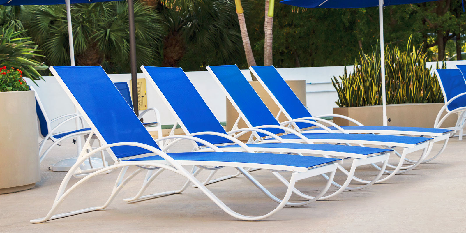 DecoScape Atlantic Outdoor Aluminum Sled Chaise Lounge with Arms