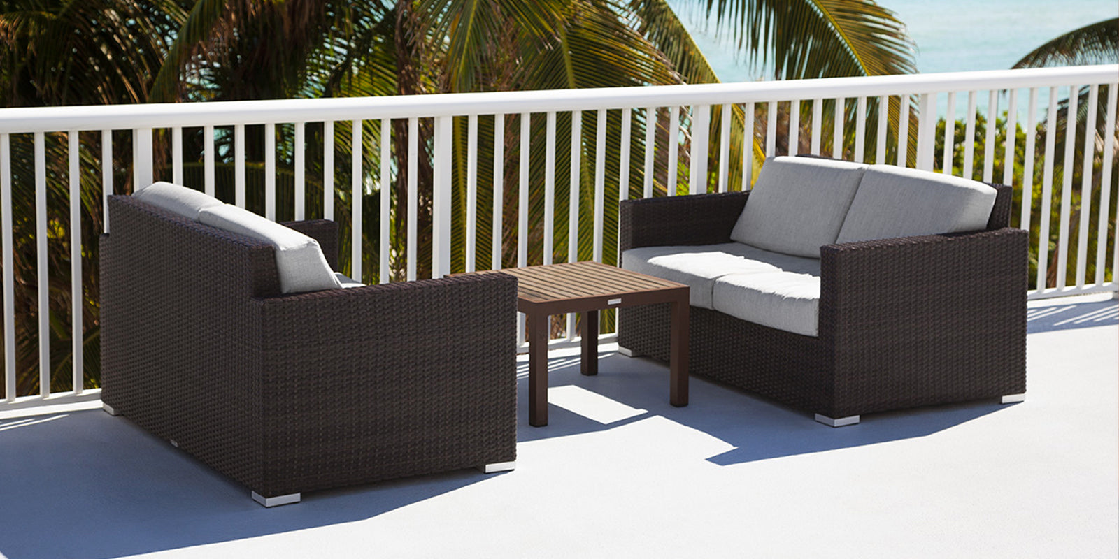 DecoScape Lucaya Wicker Outdoor Loveseat