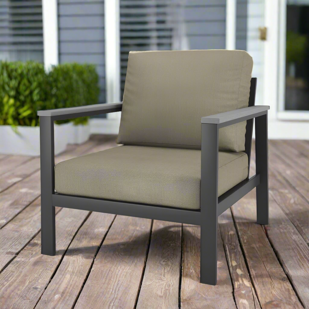 NorthCape International Hixon Aluminum Outdoor Lounge Chair