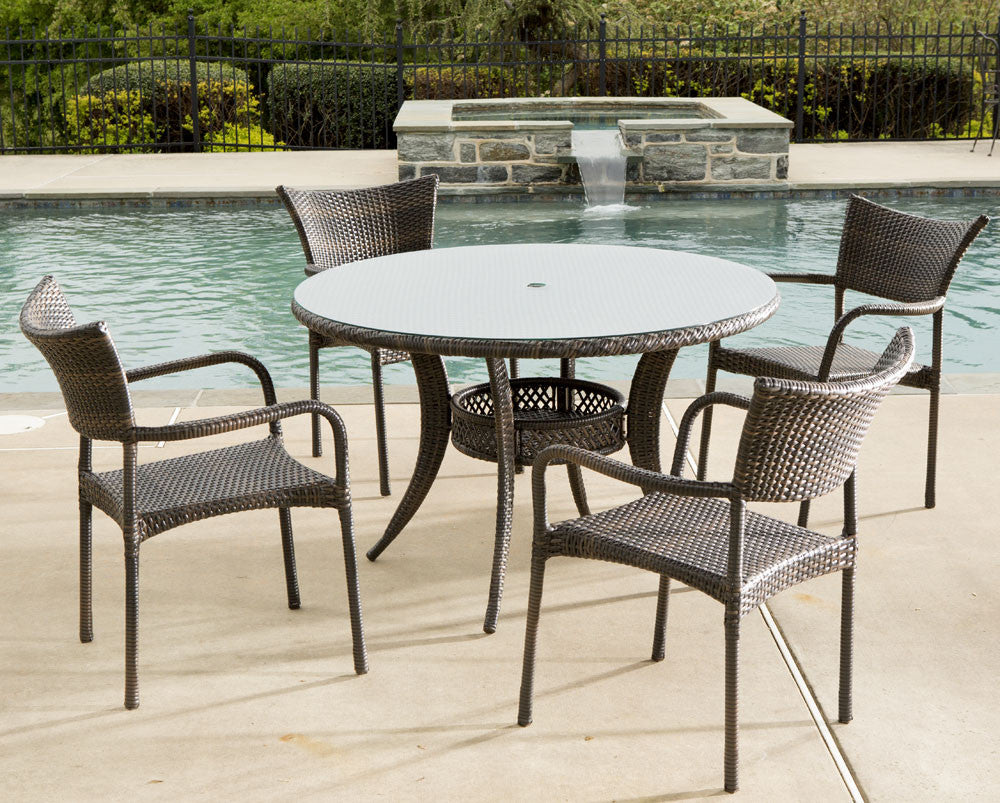 Alfresco Home Tutto 5 Piece  48" Round Wicker Dining Set