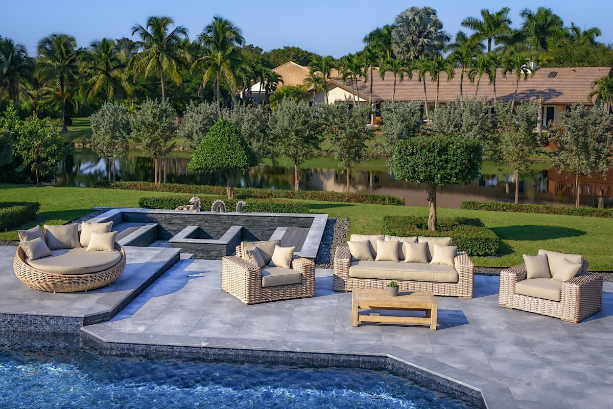 OUTSY Anna LUX 4-Piece Outdoor Wicker Aluminum Frame Furniture Set with Wood Coffee Table in White Grey - with round sun lounger