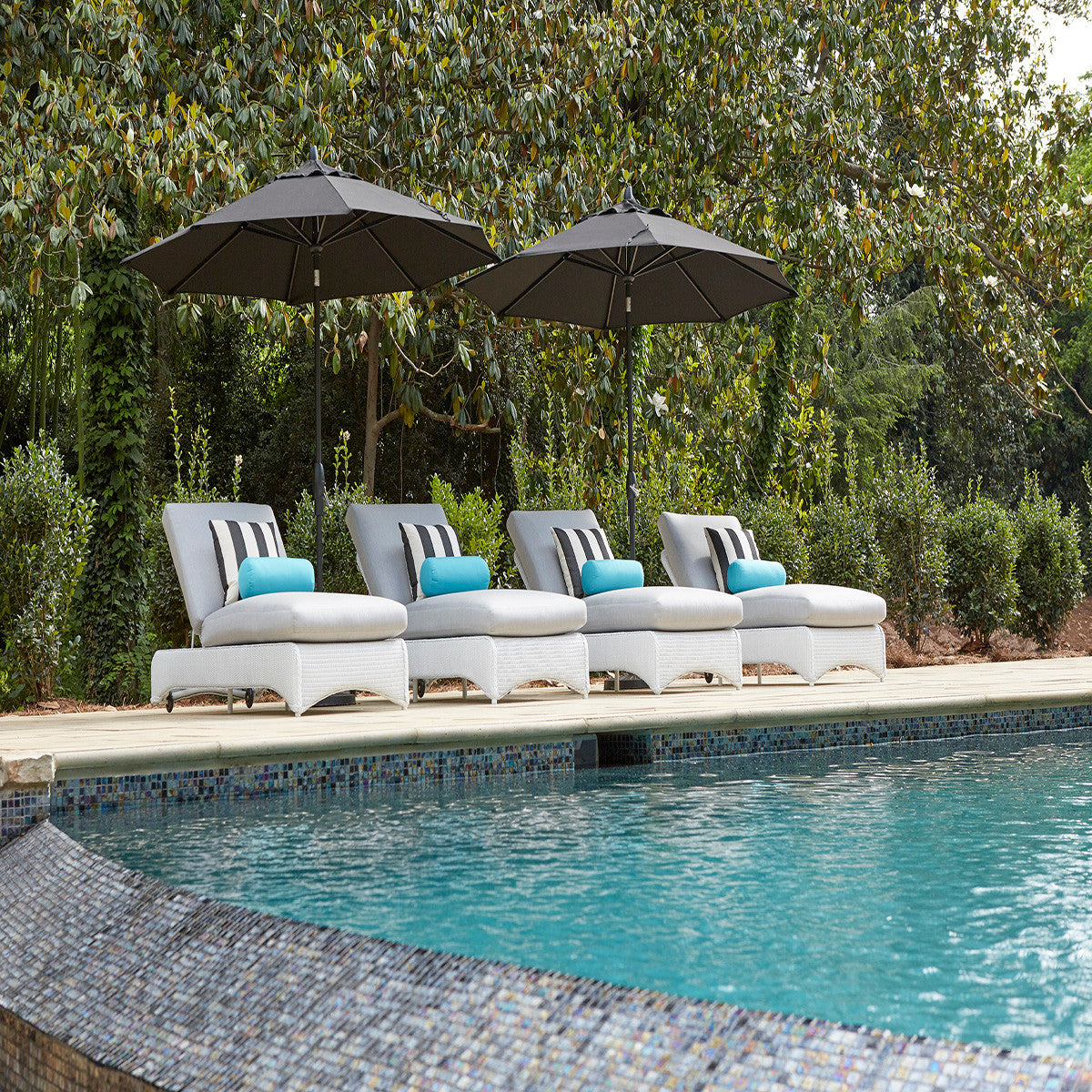 Lloyd Flanders Loom Wicker Outdoor Chaise Lounge