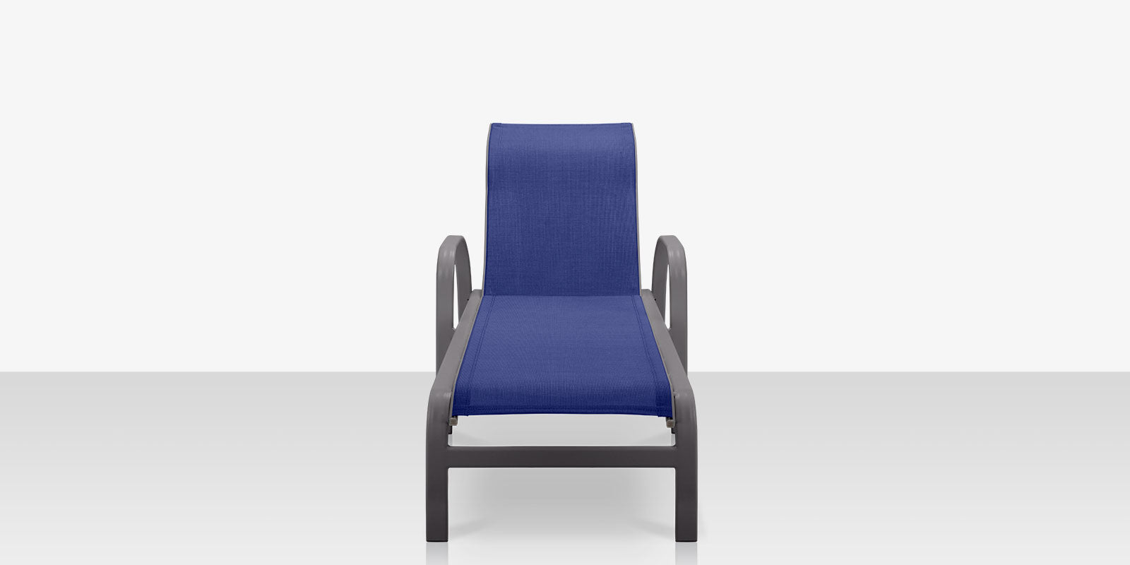 DecoScape Atlantic Chaise with Arms