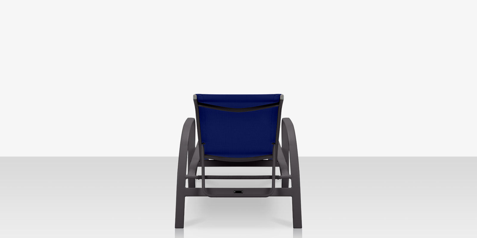 DecoScape Atlantic Chaise with Arms