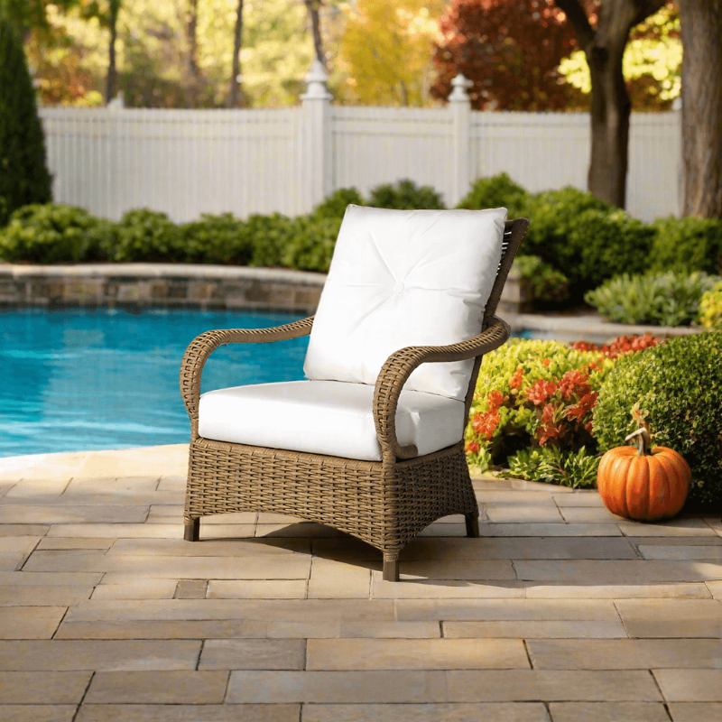 Lloyd Flanders Magnolia Woven Vinyl Outdoor Lounge Chair
