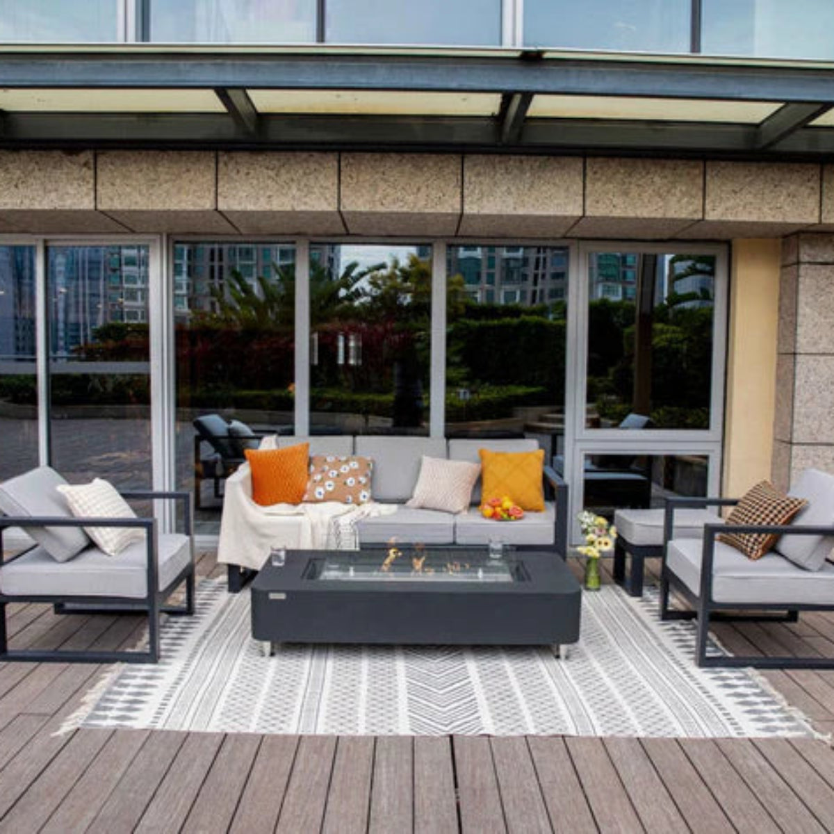 Elementi Sydney 30" Rectangle Concrete Ethanol Fire Table