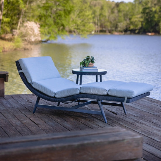 Lloyd Flanders Cascade Wicker Outdoor Chaise