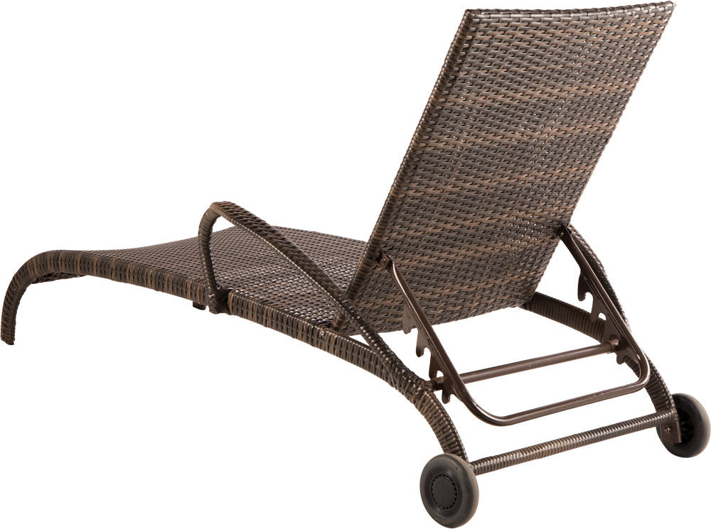 Plastic wicker chaise online lounge