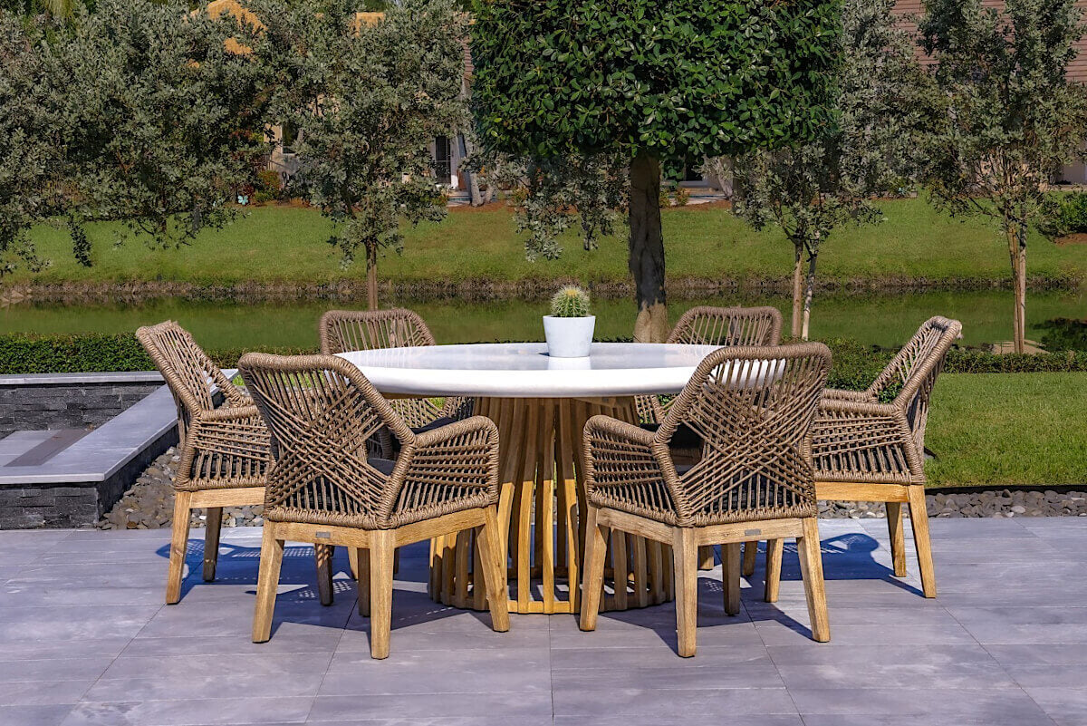 Outdoor wicker dining chairs with deals cushions